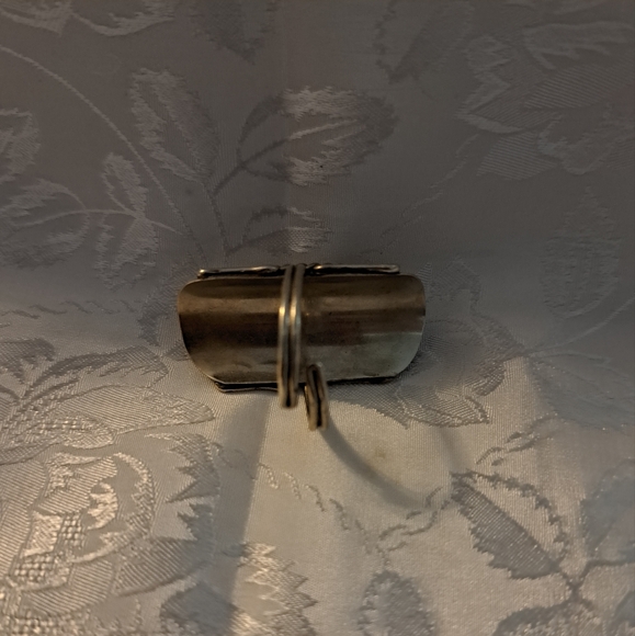 Light amber stone, silver tone adjustable ring. - Picture 4 of 4